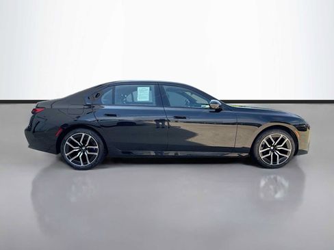 Used 2024 BMW 740i xDrive w/ Premium Package 2 AWD/4WD image 7