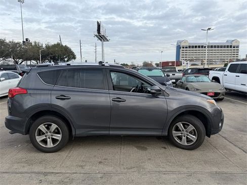 Used 2013 Toyota RAV4 XLE image 4
