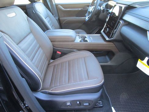 New 2026 GMC Acadia Denali Ultimate w/ LPO, All-Weather Package image 31