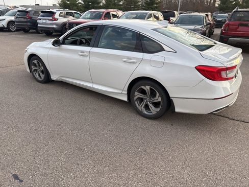 Used 2018 Honda Accord EX image 8