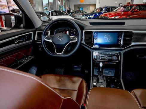 Used 2022 Volkswagen Atlas SE image 35