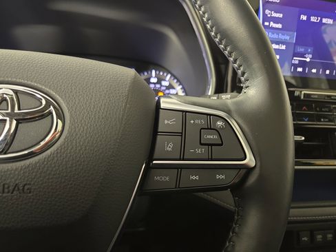 Used 2020 Toyota Highlander Platinum image 17