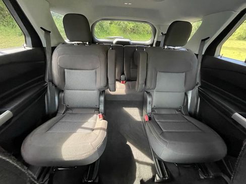 Used 2022 Ford Explorer XLT image 15