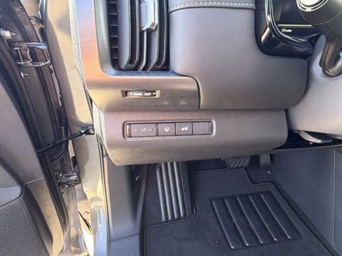 New 2026 Nissan Pathfinder SL image 30