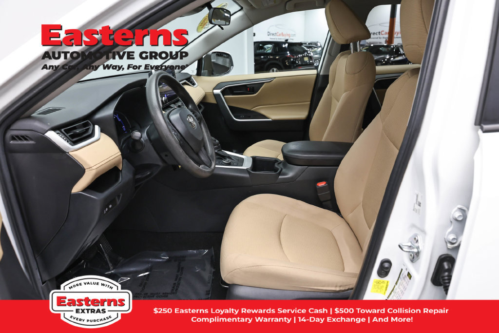 Used 2023 Toyota RAV4 LE AWD/4WD image 14