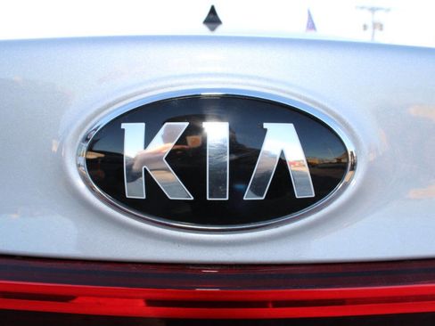 Used 2021 Kia Forte LXS image 9