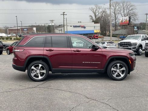 New 2026 Jeep Grand Cherokee Limited w/ Luxury Tech Group II AWD/4WD image 9