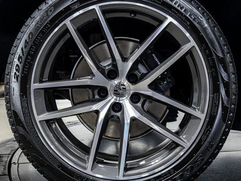 Certified 2025 Porsche Macan image 23