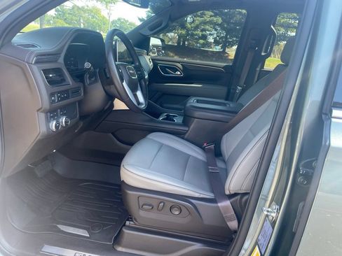 Used 2023 GMC Yukon SLT AWD/4WD image 8
