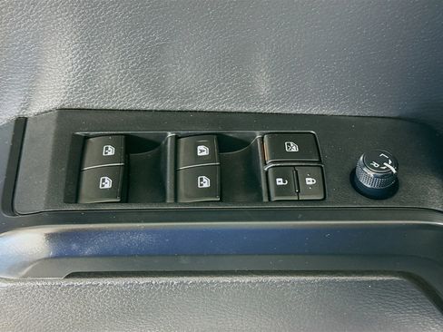 Used 2022 Toyota Tacoma SR AWD/4WD image 23