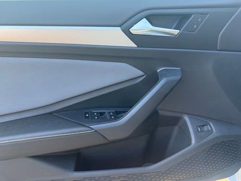 New 2026 Volkswagen Jetta SE FWD image 11