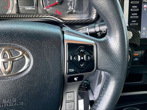 Used 2022 Toyota 4Runner SR5 Premium w/ Moonroof Package AWD/4WD image 20