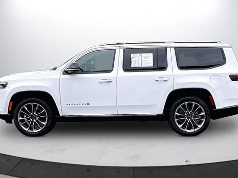 Certified 2025 Jeep Wagoneer Series III w/ Premium Group I AWD/4WD image 5