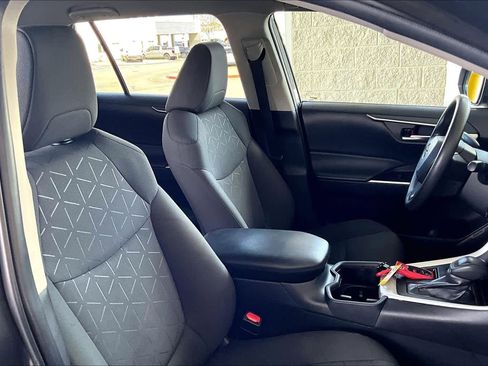 Used 2024 Toyota RAV4 XLE image 9