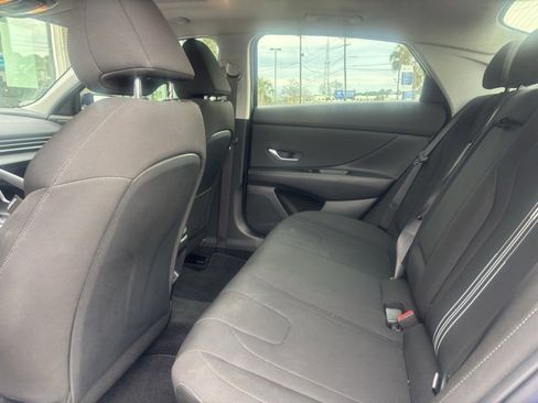 Certified 2025 Hyundai Elantra SEL image 7