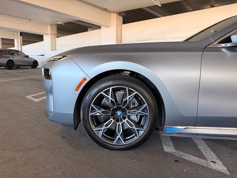 Used 2023 BMW i7 xDrive60 AWD/4WD image 10