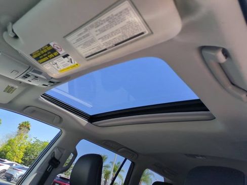 Used 2012 Lexus GX 460 Premium AWD/4WD image 25