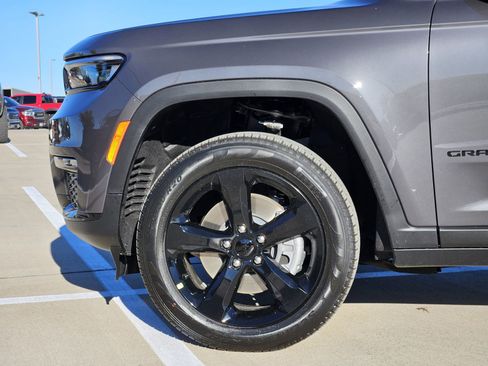 New 2025 Jeep Grand Cherokee L Limited image 11