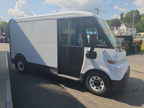Used 2024 Chevrolet Brightdrop 400 w/ Commercial Equipment Package AWD/4WD image 7