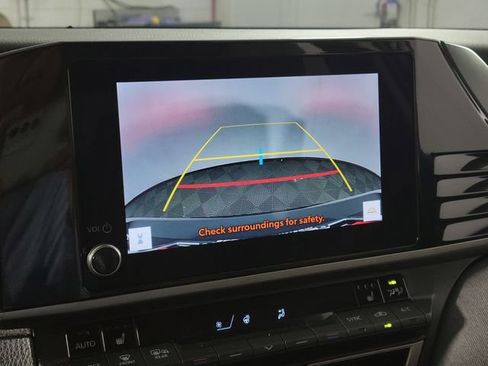 Used 2025 Toyota Camry LE w/ Convenience Package FWD image 18