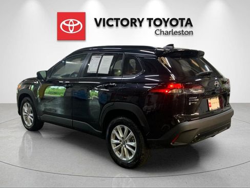 Used 2026 Toyota Corolla Cross LE FWD image 3