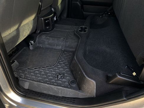 Used 2024 RAM 2500 Tradesman w/ Chrome Appearance Group image 30