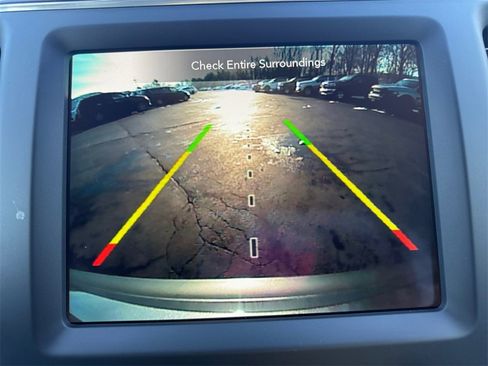 Used 2023 Jeep Cherokee Altitude Lux image 13