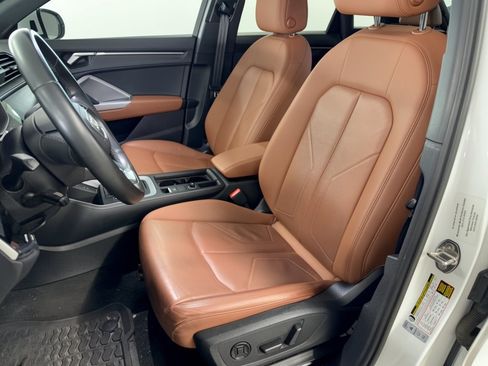 Used 2022 Audi Q3 2.0T Premium w/ Convenience Package AWD/4WD image 5