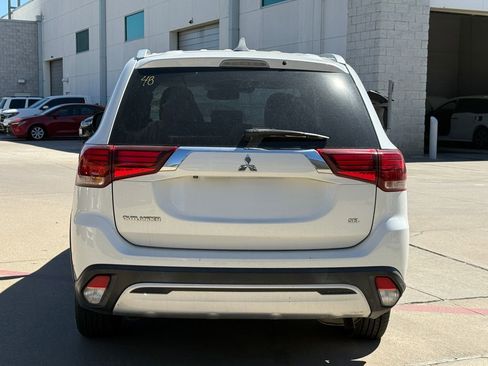 Used 2020 Mitsubishi Outlander FWD image 6