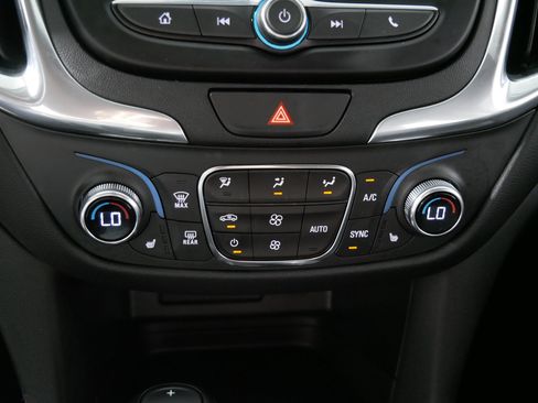 Used 2021 Chevrolet Equinox LT AWD/4WD image 23