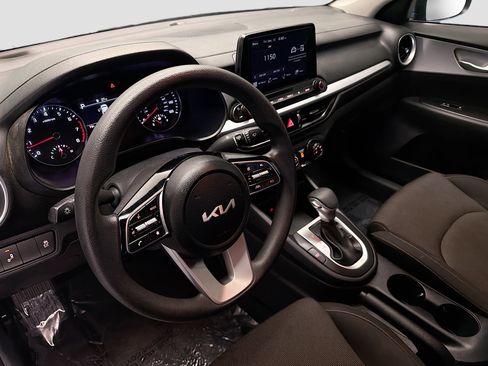 Used 2024 Kia Forte LXS w/ LXS Technology Package image 7