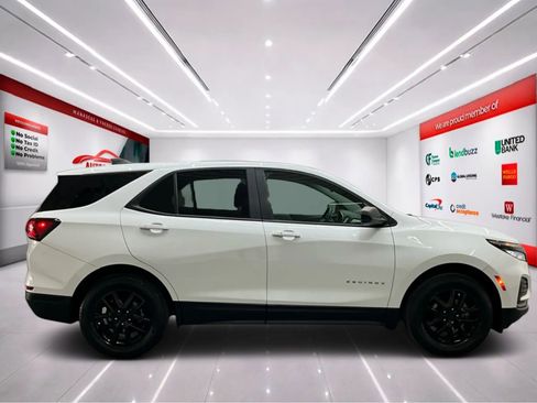 Used 2022 Chevrolet Equinox LS w/ LS Convenience Package AWD/4WD image 8