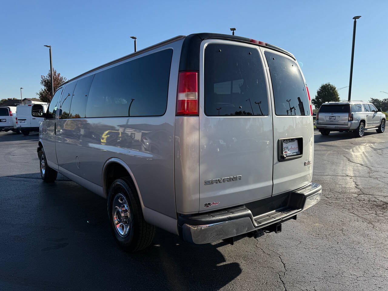 Used 2018 GMC Savana 3500 LT w/ LT Preferred Equipment Group RWD image 5