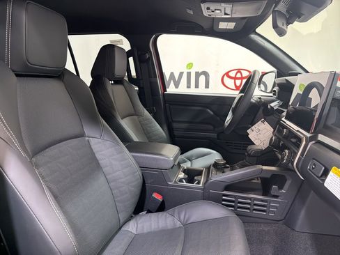 Used 2026 Toyota 4Runner 4WD image 12