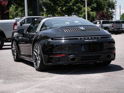 Used 2022 Porsche 911 AWD/4WD image 8