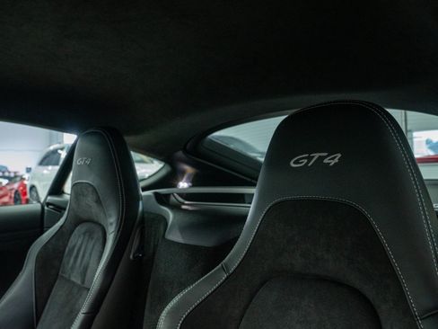 Used 2020 Porsche 718 Cayman GT4 RWD image 17