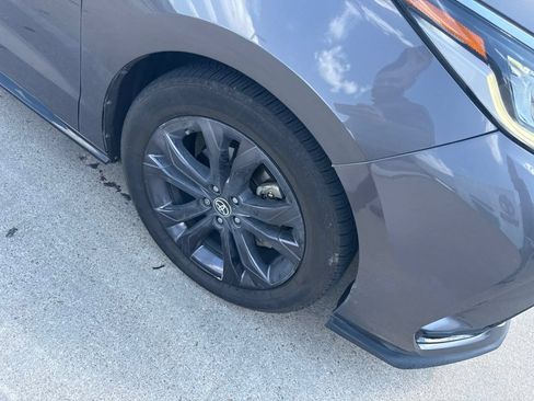 Used 2022 Toyota Sienna XSE FWD image 7