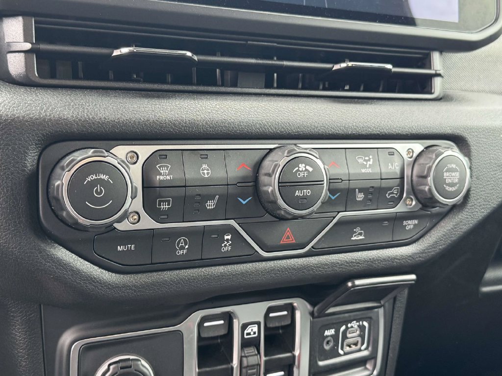Used 2026 Jeep Gladiator Sport AWD/4WD image 18