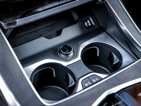 Used 2026 BMW X7 xDrive40i w/ Executive Package image 17