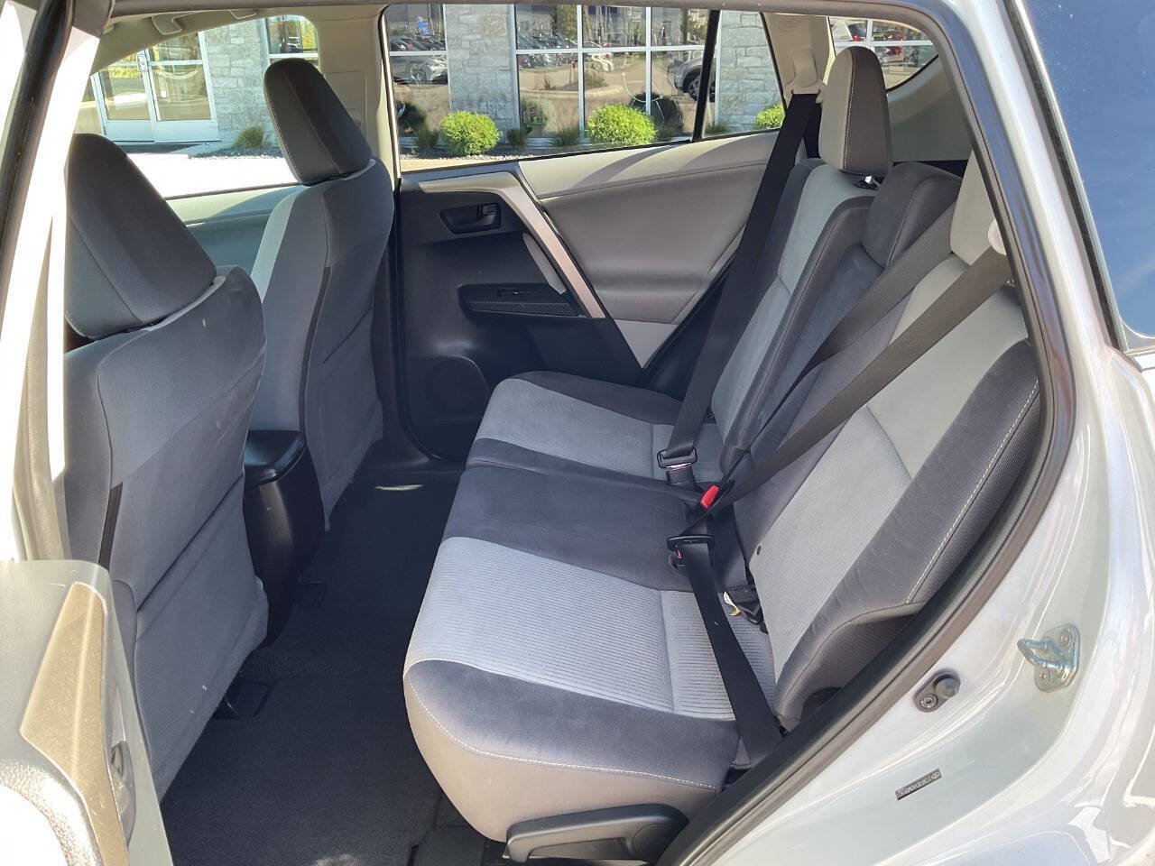 Used 2013 Toyota RAV4 XLE AWD/4WD image 29