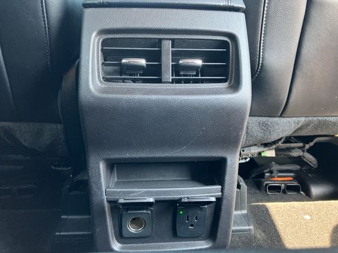 Used 2017 Ford Edge SEL w/ Equipment Group 201A FWD image 34