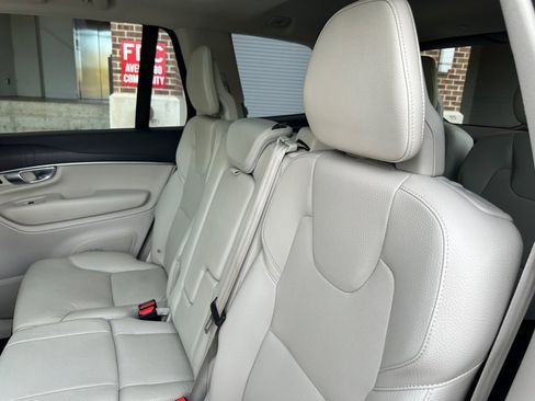 Used 2020 Volvo XC90 T5 Momentum w/ Protection Package image 18