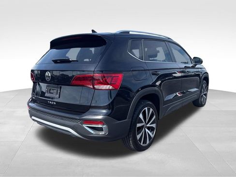 Used 2022 Volkswagen Taos SE FWD image 8