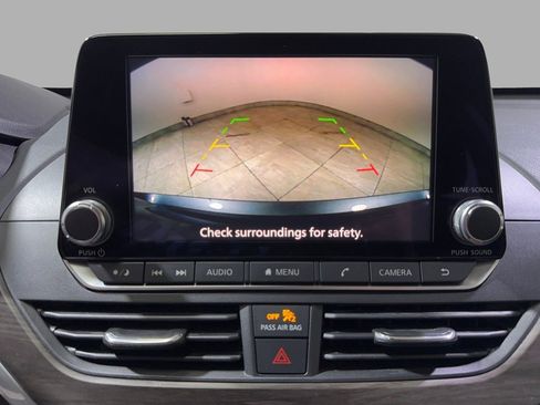 Used 2024 Nissan Altima 2.5 SV image 14