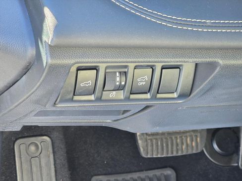 Used 2022 Subaru Outback Limited image 9