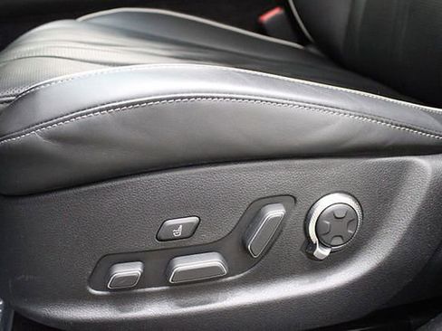 Used 2023 Genesis G80 image 23