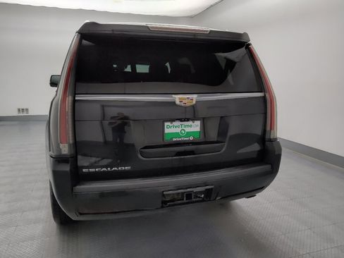 Used 2018 Cadillac Escalade Platinum AWD/4WD image 6