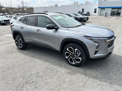 New 2026 Chevrolet Trax RS image 8