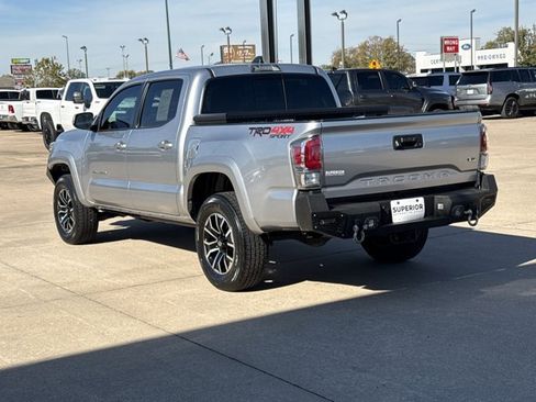 Used 2023 Toyota Tacoma TRD Sport image 11