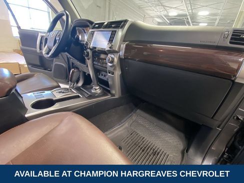 Used 2022 Toyota 4Runner Limited AWD/4WD image 37